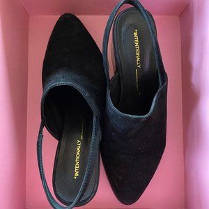 Intentionally Blank Erica Mule